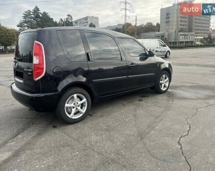 Черный Шкода Румстер, объемом двигателя 1.39 л и пробегом 205 тыс. км за 5000 $, фото 2 на Automoto.ua