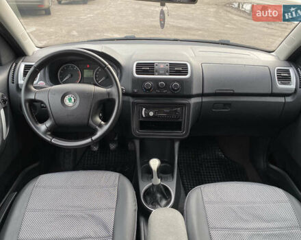 Чорний Шкода Румстер, об'ємом двигуна 1.39 л та пробігом 255 тис. км за 5150 $, фото 7 на Automoto.ua