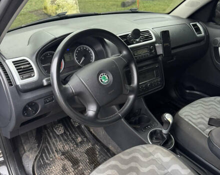 Черный Шкода Румстер, объемом двигателя 1.4 л и пробегом 270 тыс. км за 4900 $, фото 11 на Automoto.ua