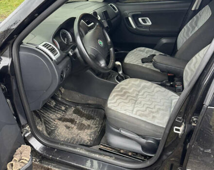 Черный Шкода Румстер, объемом двигателя 1.4 л и пробегом 270 тыс. км за 4900 $, фото 12 на Automoto.ua