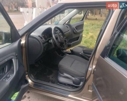 Коричневий Шкода Румстер, об'ємом двигуна 1.2 л та пробігом 256 тис. км за 6150 $, фото 5 на Automoto.ua