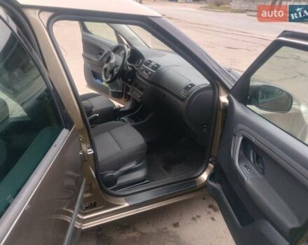 Коричневий Шкода Румстер, об'ємом двигуна 1.2 л та пробігом 256 тис. км за 6150 $, фото 7 на Automoto.ua
