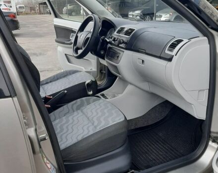 Коричневий Шкода Румстер, об'ємом двигуна 1.4 л та пробігом 269 тис. км за 5000 $, фото 6 на Automoto.ua