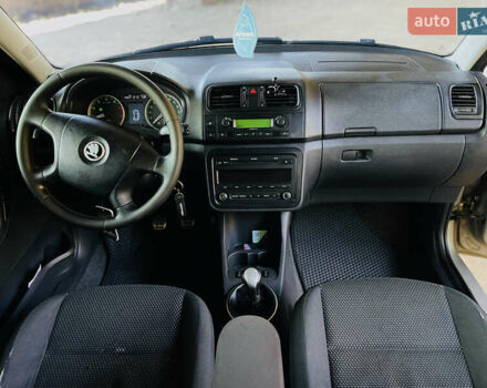 Коричневый Шкода Румстер, объемом двигателя 1.4 л и пробегом 300 тыс. км за 5000 $, фото 5 на Automoto.ua