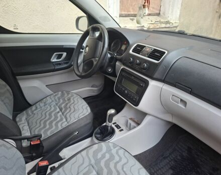 Красный Шкода Румстер, объемом двигателя 1 л и пробегом 380 тыс. км за 3000 $, фото 1 на Automoto.ua