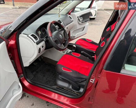 Красный Шкода Румстер, объемом двигателя 1.4 л и пробегом 158 тыс. км за 5000 $, фото 18 на Automoto.ua