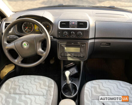 Червоний Шкода Румстер, об'ємом двигуна 1.4 л та пробігом 292 тис. км за 4500 $, фото 15 на Automoto.ua