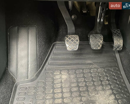 Красный Шкода Румстер, объемом двигателя 1.39 л и пробегом 48 тыс. км за 6700 $, фото 21 на Automoto.ua