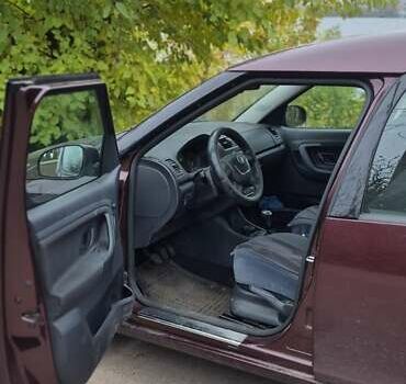 Шкода Румстер 2012 в Киеве на Automoto.ua Красный Шкода Румстер, объемом двигателя 1.39 л и пробегом 48 тыс. км за 6500 $, фото 4 на Automoto.ua