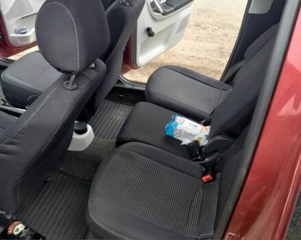 Красный Шкода Румстер, объемом двигателя 1.4 л и пробегом 326 тыс. км за 4300 $, фото 7 на Automoto.ua