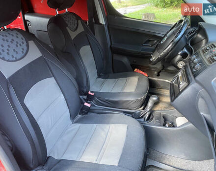 Красный Шкода Румстер, объемом двигателя 1.2 л и пробегом 492 тыс. км за 3200 $, фото 7 на Automoto.ua