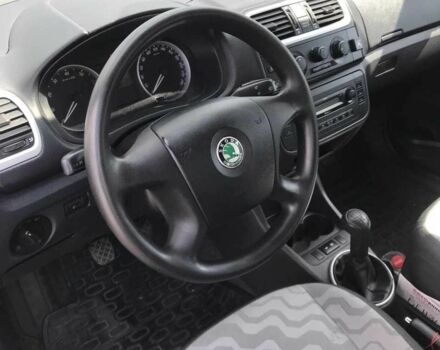 Серый Шкода Румстер, объемом двигателя 1.6 л и пробегом 180 тыс. км за 6200 $, фото 4 на Automoto.ua