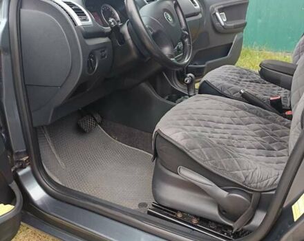 Серый Шкода Румстер, объемом двигателя 1.6 л и пробегом 251 тыс. км за 5800 $, фото 4 на Automoto.ua