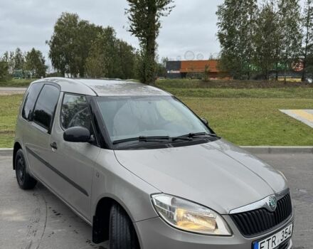 Серый Шкода Румстер, объемом двигателя 1.6 л и пробегом 222 тыс. км за 2335 $, фото 2 на Automoto.ua