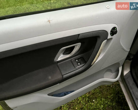 Сірий Шкода Румстер, об'ємом двигуна 1.42 л та пробігом 221 тис. км за 4500 $, фото 6 на Automoto.ua