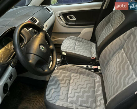 Сірий Шкода Румстер, об'ємом двигуна 1.42 л та пробігом 221 тис. км за 4500 $, фото 4 на Automoto.ua