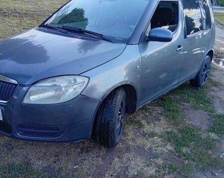 Серый Шкода Румстер, объемом двигателя 1.4 л и пробегом 200 тыс. км за 3500 $, фото 2 на Automoto.ua