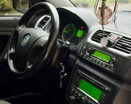 Шкода Румстер 2009 у Ужгороді на Automoto.ua Сірий Шкода Румстер, об'ємом двигуна 1.9 л та пробігом 299 тис. км за 3999 $, фото 19 на Automoto.ua