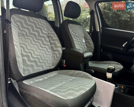 Шкода Румстер 2009 у Ужгороді на Automoto.ua Сірий Шкода Румстер, об'ємом двигуна 1.9 л та пробігом 299 тис. км за 3999 $, фото 17 на Automoto.ua