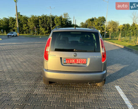 Серый Шкода Румстер, объемом двигателя 1.6 л и пробегом 180 тыс. км за 8000 $, фото 4 на Automoto.ua