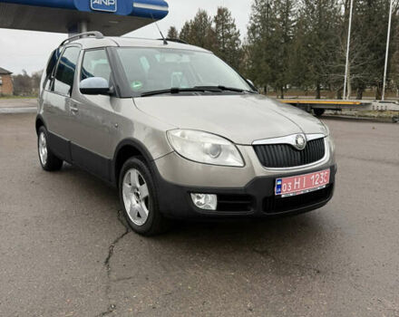 Серый Шкода Румстер, объемом двигателя 1.4 л и пробегом 193 тыс. км за 5300 $, фото 1 на Automoto.ua