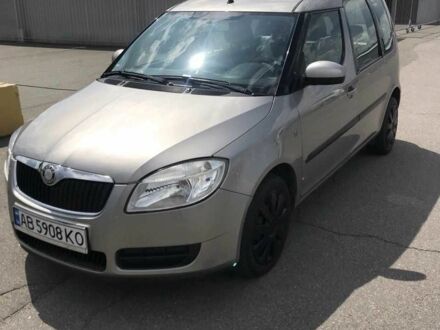 Серый Шкода Румстер, объемом двигателя 1.6 л и пробегом 180 тыс. км за 6200 $, фото 1 на Automoto.ua