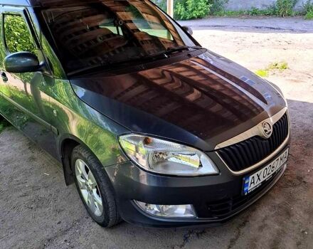 Серый Шкода Румстер, объемом двигателя 1.4 л и пробегом 103 тыс. км за 6900 $, фото 1 на Automoto.ua
