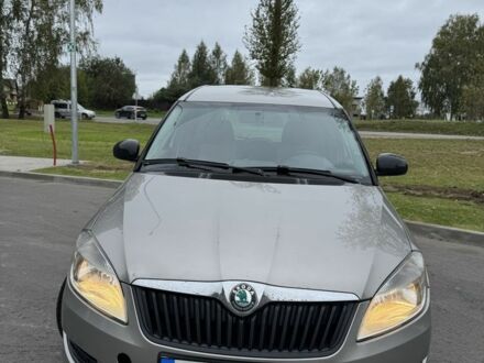 Серый Шкода Румстер, объемом двигателя 1.6 л и пробегом 222 тыс. км за 2335 $, фото 1 на Automoto.ua