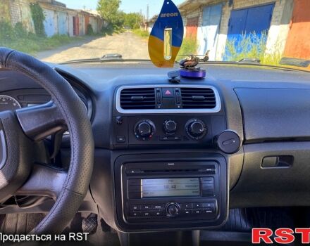 Синий Шкода Румстер, объемом двигателя 1.4 л и пробегом 331 тыс. км за 2950 $, фото 5 на Automoto.ua