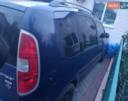 Синий Шкода Румстер, объемом двигателя 1.4 л и пробегом 300 тыс. км за 2000 $, фото 3 на Automoto.ua