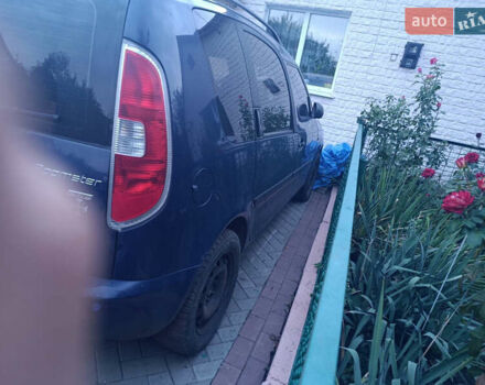 Синий Шкода Румстер, объемом двигателя 1.4 л и пробегом 300 тыс. км за 2000 $, фото 2 на Automoto.ua