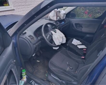 Синий Шкода Румстер, объемом двигателя 1.4 л и пробегом 300 тыс. км за 2000 $, фото 8 на Automoto.ua