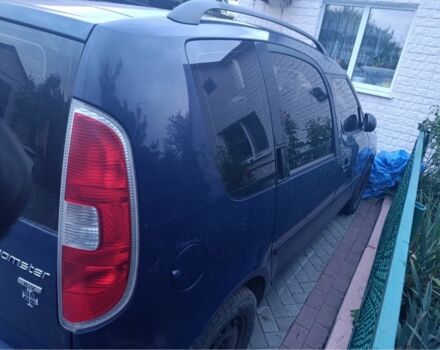 Синий Шкода Румстер, объемом двигателя 1.4 л и пробегом 300 тыс. км за 2000 $, фото 2 на Automoto.ua