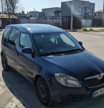 Синий Шкода Румстер, объемом двигателя 1.4 л и пробегом 251 тыс. км за 5200 $, фото 1 на Automoto.ua