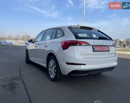 Белый Шкода Scala, объемом двигателя 1.6 л и пробегом 293 тыс. км за 12900 $, фото 4 на Automoto.ua