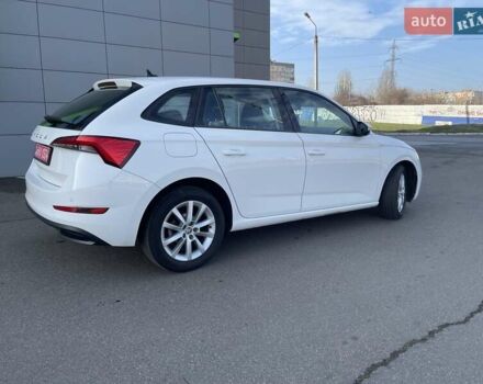 Белый Шкода Scala, объемом двигателя 1.6 л и пробегом 293 тыс. км за 12900 $, фото 15 на Automoto.ua