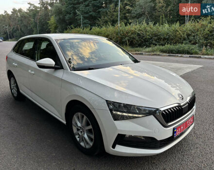 Белый Шкода Scala, объемом двигателя 1.6 л и пробегом 292 тыс. км за 11900 $, фото 2 на Automoto.ua