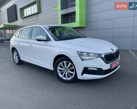 Белый Шкода Scala, объемом двигателя 1.6 л и пробегом 293 тыс. км за 12900 $, фото 11 на Automoto.ua