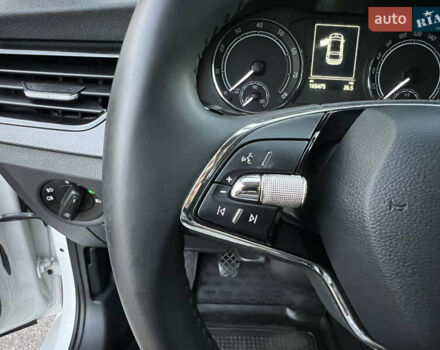 Білий Шкода Scala, об'ємом двигуна 1.6 л та пробігом 167 тис. км за 13999 $, фото 12 на Automoto.ua