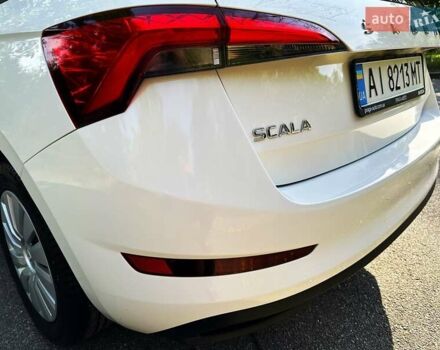 Білий Шкода Scala, об'ємом двигуна 1.6 л та пробігом 130 тис. км за 14000 $, фото 20 на Automoto.ua
