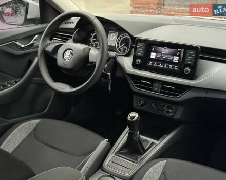Білий Шкода Scala, об'ємом двигуна 1.6 л та пробігом 169 тис. км за 13500 $, фото 8 на Automoto.ua