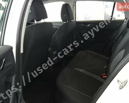 Білий Шкода Scala, об'ємом двигуна 1.6 л та пробігом 47 тис. км за 16755 $, фото 18 на Automoto.ua