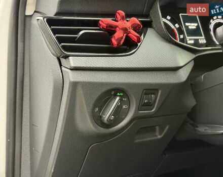Білий Шкода Scala, об'ємом двигуна 1.6 л та пробігом 29 тис. км за 16100 $, фото 29 на Automoto.ua