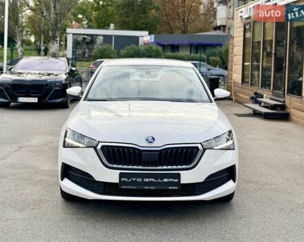 Белый Шкода Scala, объемом двигателя 1.6 л и пробегом 113 тыс. км за 15090 $, фото 7 на Automoto.ua