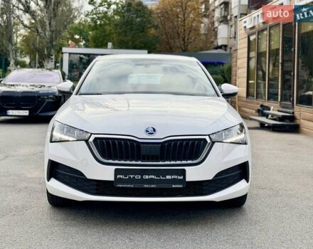 Белый Шкода Scala, объемом двигателя 1.6 л и пробегом 113 тыс. км за 15090 $, фото 6 на Automoto.ua