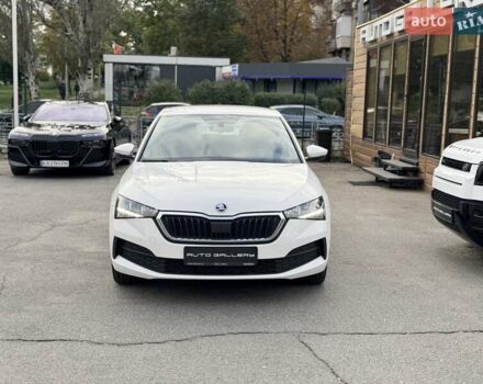 Белый Шкода Scala, объемом двигателя 1.6 л и пробегом 113 тыс. км за 15090 $, фото 10 на Automoto.ua