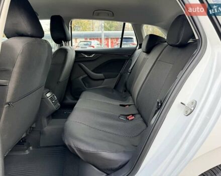 Белый Шкода Scala, объемом двигателя 1.6 л и пробегом 113 тыс. км за 15090 $, фото 18 на Automoto.ua