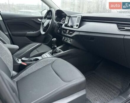 Чорний Шкода Scala, об'ємом двигуна 1.6 л та пробігом 76 тис. км за 15800 $, фото 10 на Automoto.ua