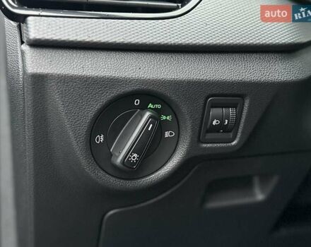 Чорний Шкода Scala, об'ємом двигуна 1.6 л та пробігом 76 тис. км за 15800 $, фото 18 на Automoto.ua