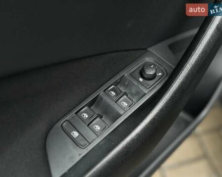 Чорний Шкода Scala, об'ємом двигуна 1.6 л та пробігом 76 тис. км за 15800 $, фото 17 на Automoto.ua